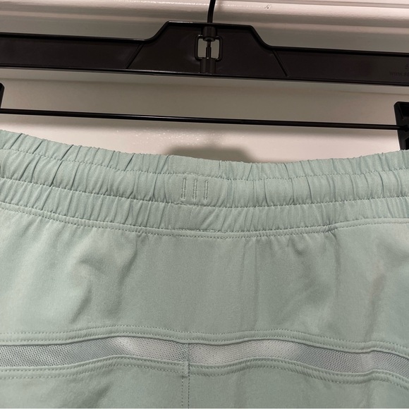 Lululemon Pace Breaker Short Size Small 7” Lined Arctic Green Mint - Picture 9 of 12